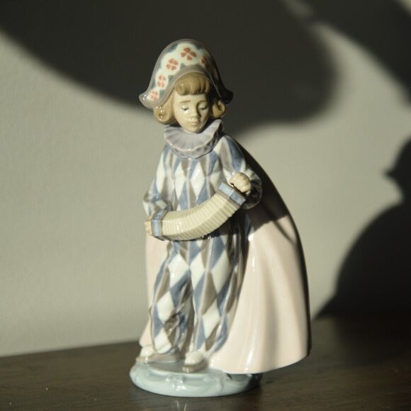 Lladro Concertina Boy 05695 Figurine Playing Accordian Jester Clown Figurine - Picture 1 of 5